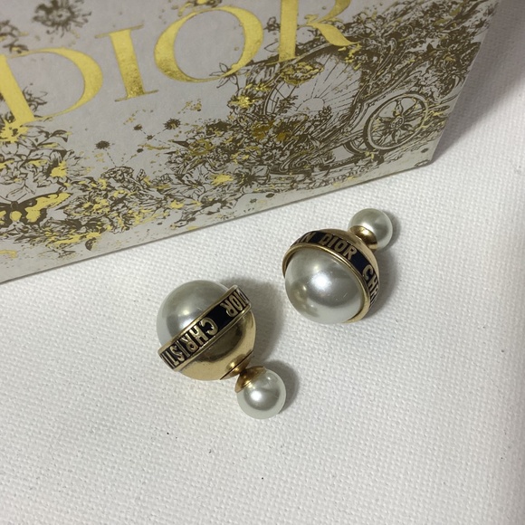 Dior Gold and Pearl Earrings - Picture 2 of 3